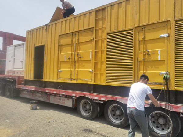 霍林郭勒除了负载情况和发动机维护，还有哪些因素会影响 200kw 柴油发电机的油耗？